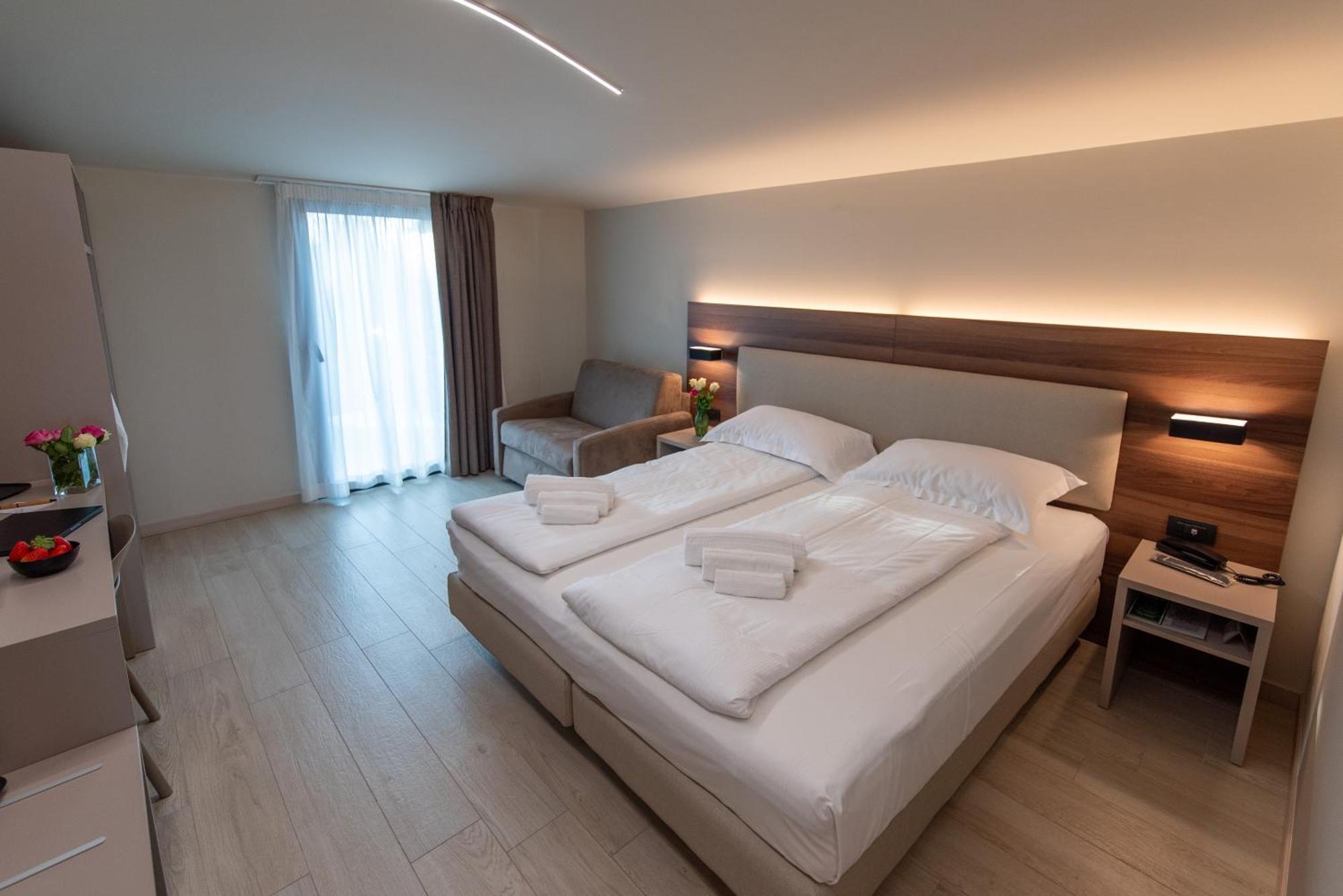 פסקיארה דל גארדה Ile Hotel מראה חיצוני תמונה