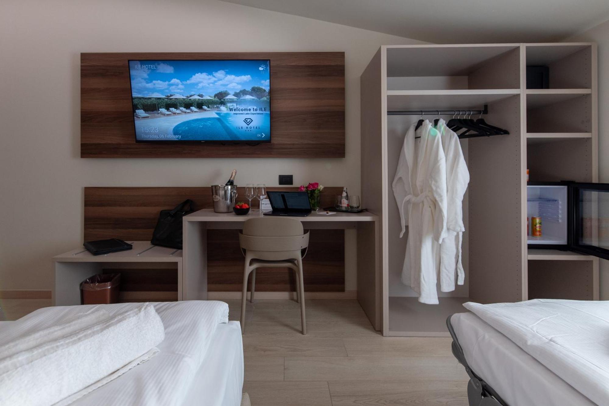 פסקיארה דל גארדה Ile Hotel מראה חיצוני תמונה