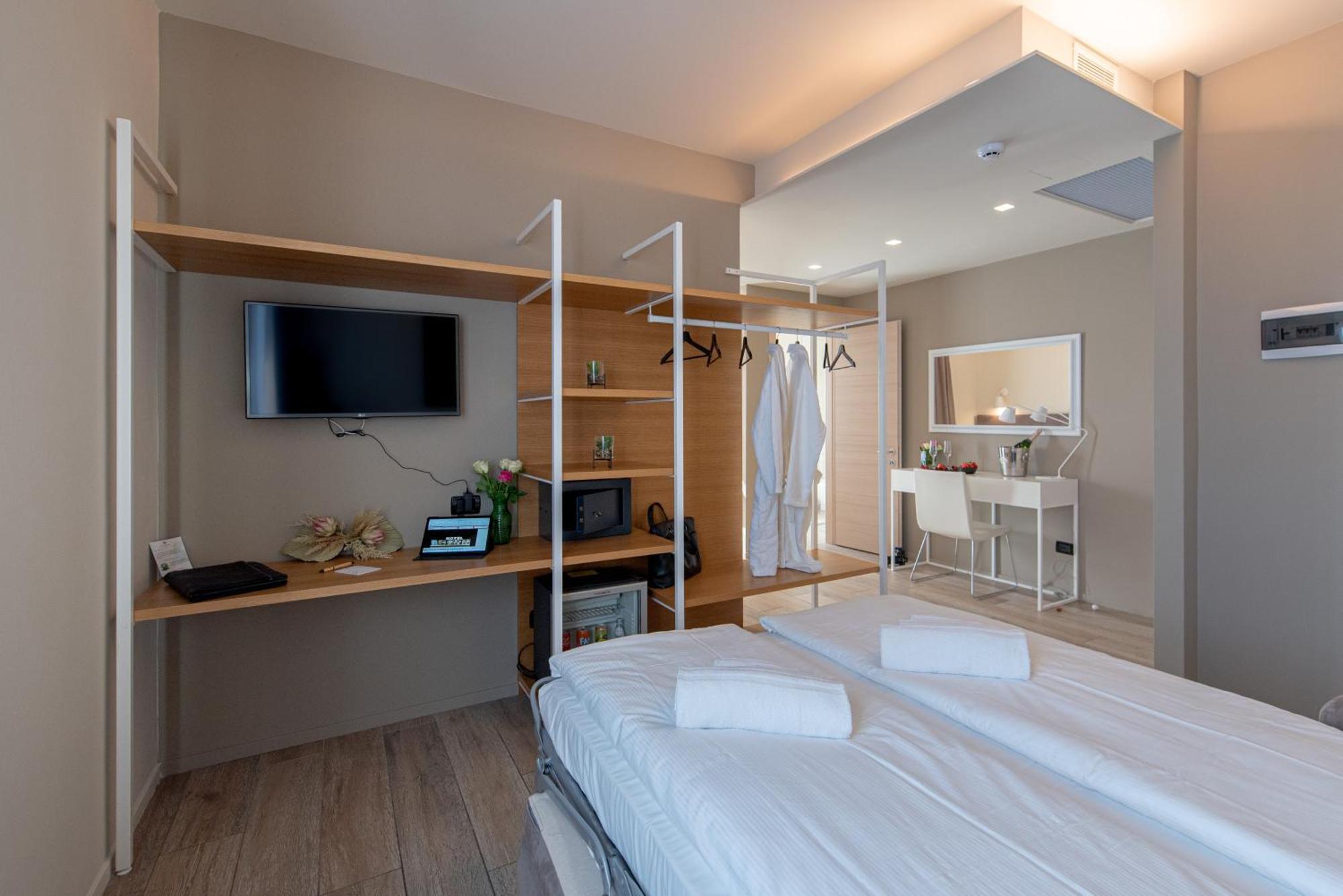 פסקיארה דל גארדה Ile Hotel מראה חיצוני תמונה