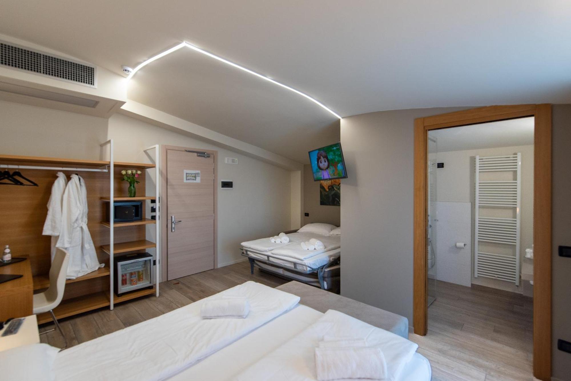 פסקיארה דל גארדה Ile Hotel מראה חיצוני תמונה
